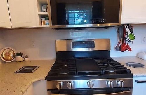 Craigsville House | 2BR/2BA Retreat: Bridge Day Lodging