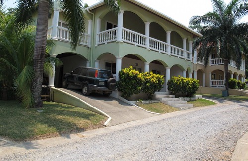 West End Condo | 2BR/2BA Villa 9A, FREE BREAKFAST