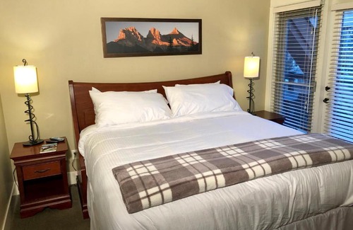 Canmore Apartment | 2BR 2Bath Mountain Condo Resort