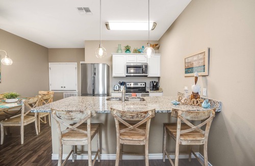 Corpus Christi House | 2BR/3B, Clean, Family Friendly, Pool, Walk to Beach. Weekly/Monthly Discounts.