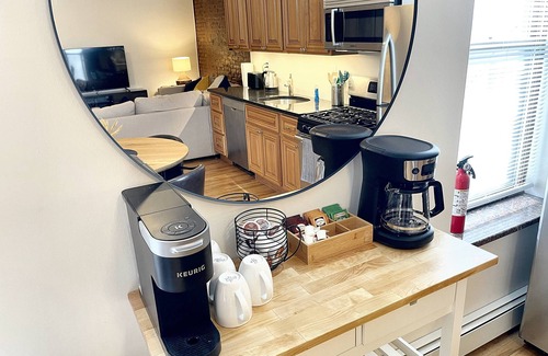 Harsimus Cove Apartment | 2BR Apartment in Historic Brownstone, 7 Min Train to NYC, Downtown Jersey City