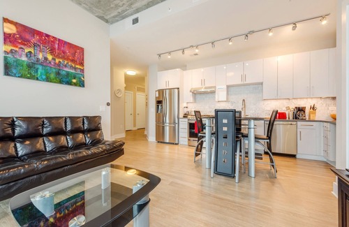 Second Ward Apartment | 2BR Apartment near Convention Center - No Balcony by RedAwning