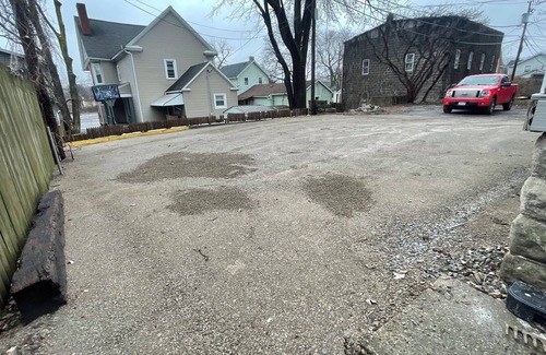 South Wedge Apartment | 2BR Apt near Downtown and in the Park Avenue area with W/D Parking and Porches