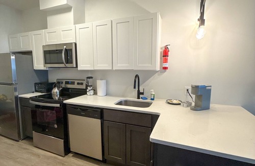 Elizabeth Apartment | 2BR apt near EWR 7831