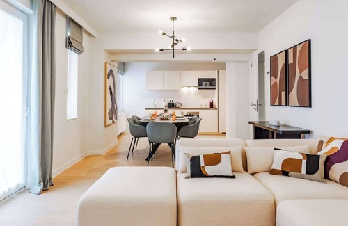 Plasky Apartment | 2BR Apt Near NATO & EU