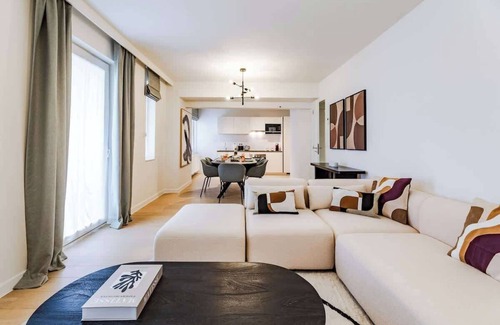 Plasky Apartment | 2BR Apt Near NATO & EU
