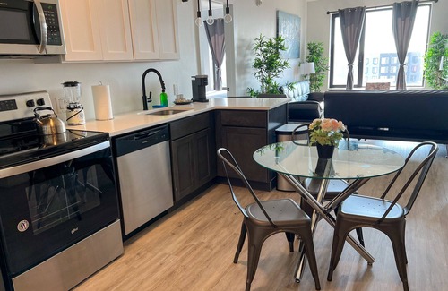 Elizabeth Apartment | 2BR apt next to EWR 7623