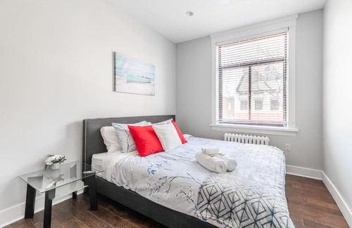 Central Hamilton Apartment | 2BR Apt w King Bed & Netflix -Near Downtown