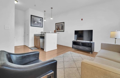 Shockoe Bottom House | 2BR at East Franklin Street