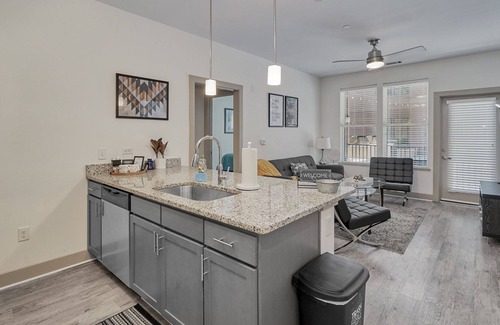 Shockoe Bottom House | 2BR at East Franklin Street