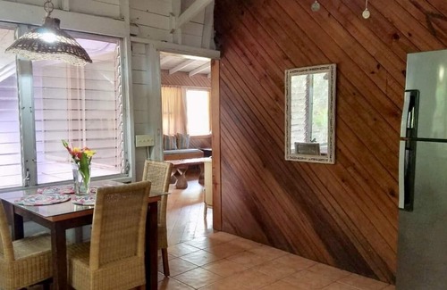Antoneys Cay House | 2BR Beach House Dolphin Views DAILY From LARGE DECK A/C Utilities INCL.