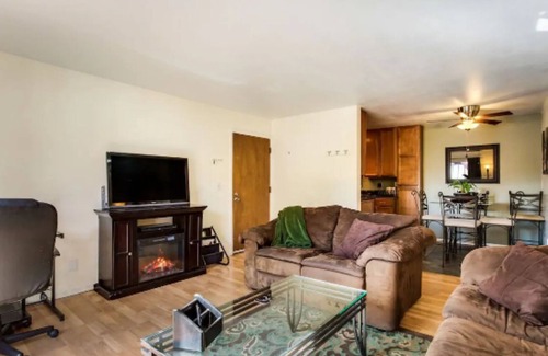 Glenwood Grove - North Iris Condo | 2BR, Beautifully Remodeled, Central, HAPPY PLACE!