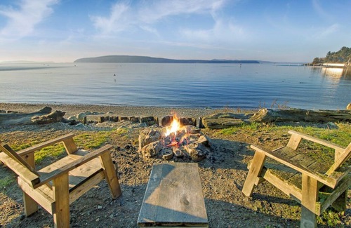 West Beach Cabin | 2BR Cabin on Epic west-facing beach with sunset views!