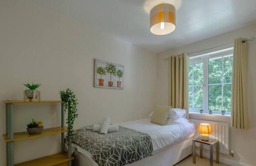 Bowthorpe House | 2br Chapel Break Parking Kitchen Fast Wifi