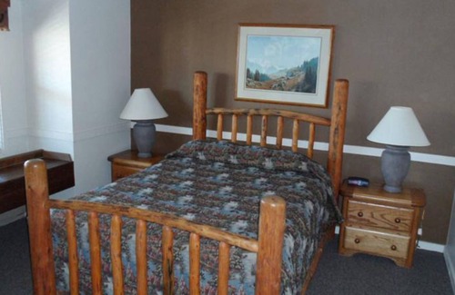 Jackson Hole Condo | 2BR Condo at the Jackson Hole Towncenter close to Town Square!