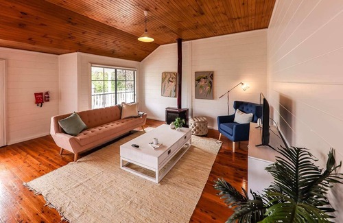 Daylesford Cabin | 2BR Cosy Cottage Right Near Lake Daylesford