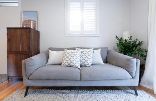 Elsternwick House | 2BR Elsternwick Escape with Courtyard