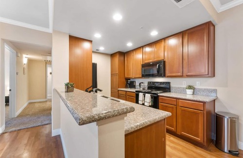 Reno/Tahoe Airport Apartment | 2BR Getaway Pool Gym Basketball Court Theater Access