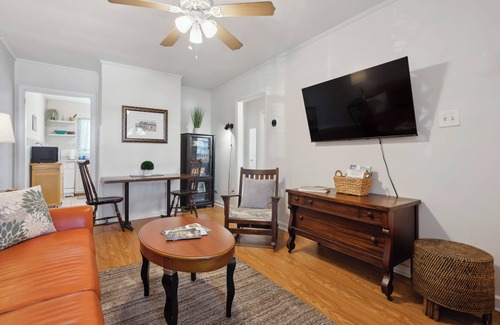Historic Downtown Savannah House | 2BR Historic & Walkable Duplex near Forsyth Park