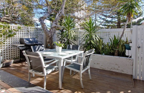 Manly House | 2BR home only 2 minutes from the beach