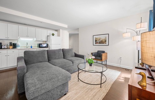 Theatre District Apartment | 2BR in Downtown Boston 9182
