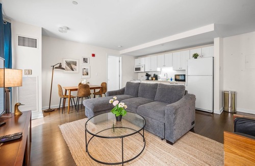 Theatre District Apartment | 2BR in Downtown Boston 9182