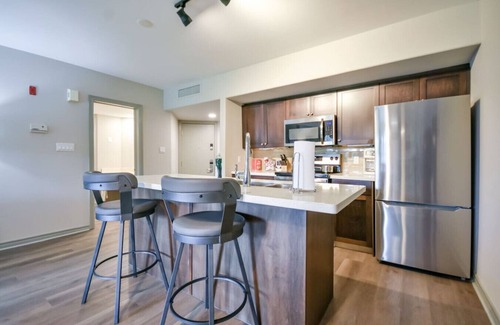 Oro-Medonte Apartment | 2BR King Suite Pool Sauna Heated Pool