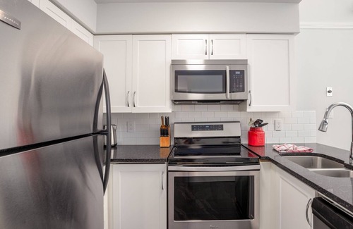 Blackcomb Condo | 2BR + Loft | Wildwood Lodge | Near Gondola | Hot Tub & Pool | Private Patio | Parking