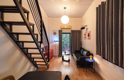 Old Quarter House | 2BR Loft with Balcony & 100" Projector in Old Quarter, 600m to Hoan Kiem Lake