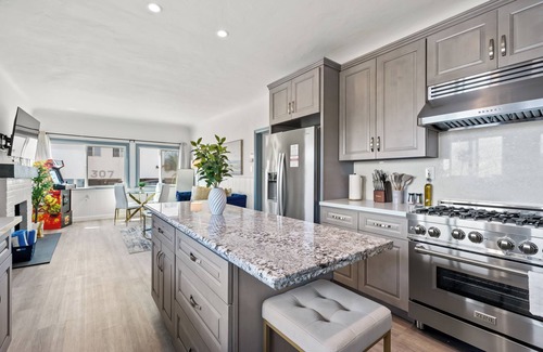 Sand Section Apartment | 2BR Luxury Getaway 3 Mins to the Beach + Ocean Views