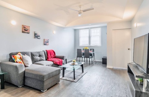 Kirkendall North Apartment | 2BR Modern Home - Near Mohawk College!