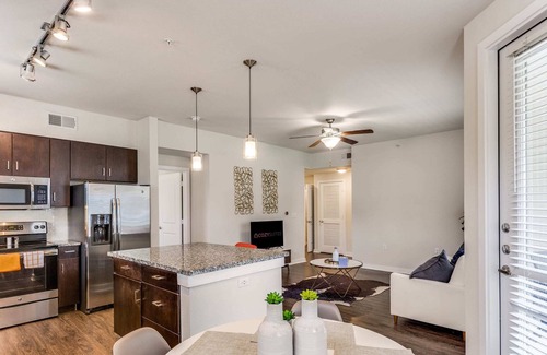 West Congress Apartment | 2BR Modern SoCo CozySuites w/ 2 Pools! #07