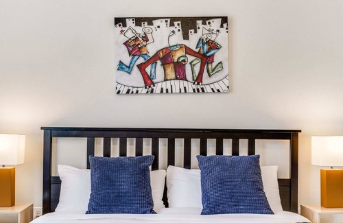 West Congress Apartment | 2BR Modern SoCo CozySuites w/ 2 Pools! #06