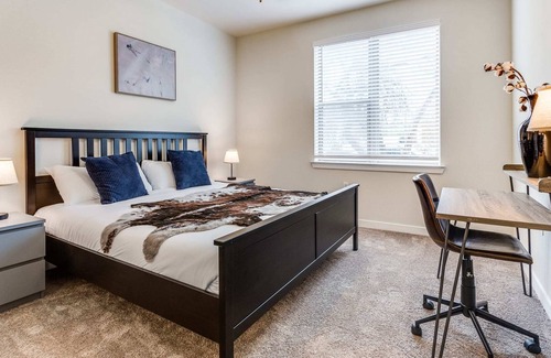 West Congress Apartment | 2BR Modern SoCo CozySuites w/ 2 Pools! #06