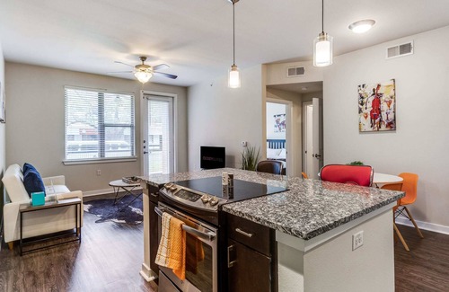 West Congress Apartment | 2BR Modern SoCo CozySuites w/ 2 Pools! #06