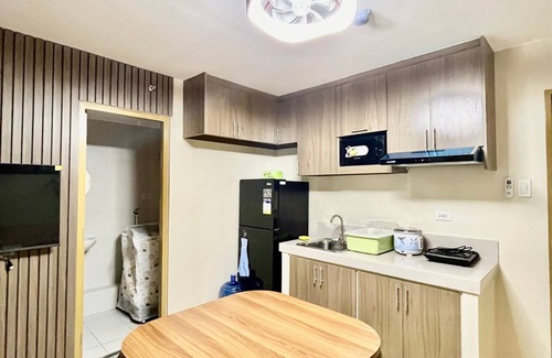 Poblacion District Condo | 2BR Near San Pedro Square and Major Establishments