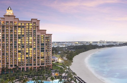 Paradise Island Condo | 2BR Oceanfront Topaz Suite – The Reef Atlantis, Full Kitchen & Balcony Sleeps 9