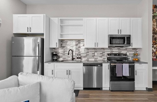 South Nashville Apartment | 2BR Penthouse in Nashville`s Heart - Free Parking