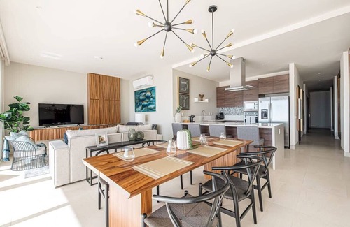 El Tezal Apartment | 2BR Penthouse with Private Rooftop & Seaview & Pool