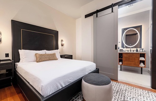 French Quarter Hotel | 2BR Private Patio in Luxe Canal St Unit | The Mayfair