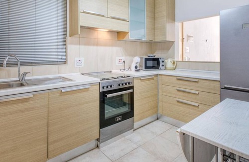 Qawra Apartment | 2BR Qawra Home with private balcony, Near the Sea!