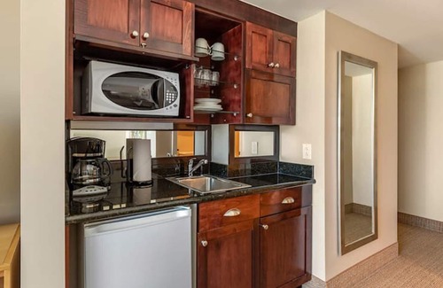 Northeast Virginia Beach Resort | 2BR Retreat with 2 Oceanfront Balconies at Hilton Ocean Beach Club Resort
