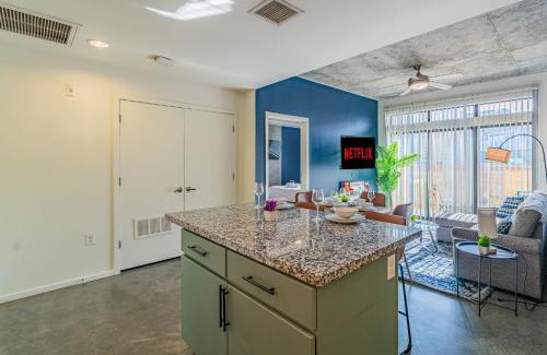 Evans Churchill Apartment | 2BR Roosevelt Row Gym Pool Parking Sleeps 8