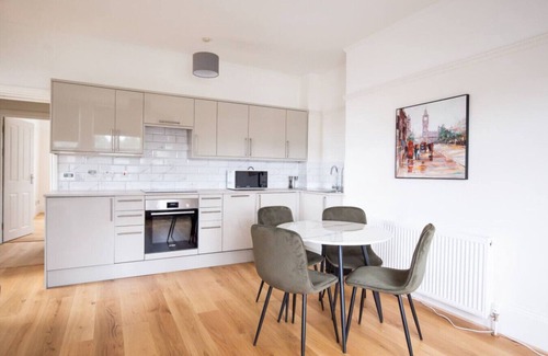 St Leonards-On-Sea Apartment | 2BR Seaside Sanctuary in St Leonards on Sea Flat 5