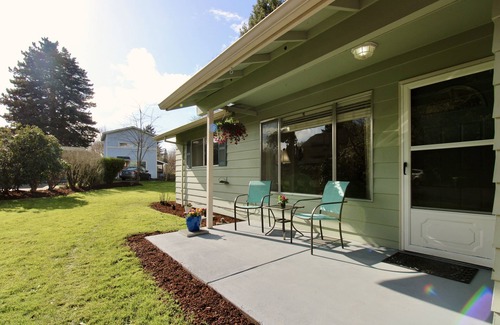 Forest Grove Apartment | 2BR Sequoia Sanctuary in Forest Grove