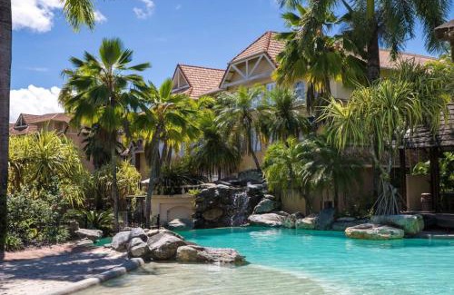 Cairns North Apartment | 2BR The Lakes Resort Escape, 4 Pools 5 min Airport