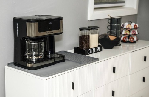 Cragin House | 2BR Traveler`s Favorite Modern and Clean