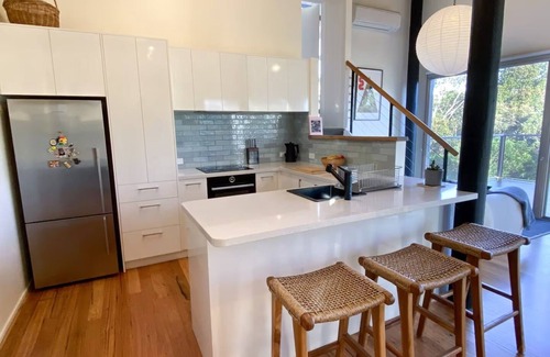 Ocean Grove House | 2BR Treetop House – Relax Close to Beaches & Nature in Ocean Grove