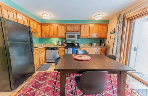 Crested Butte Condo | 2br View Ski Lodge | Hot Tub, Pool, Ski Bus