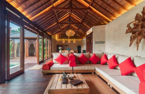 Sayan Villa | 2BR Villa Amethyst Private Pool & Rice Field Vibes
